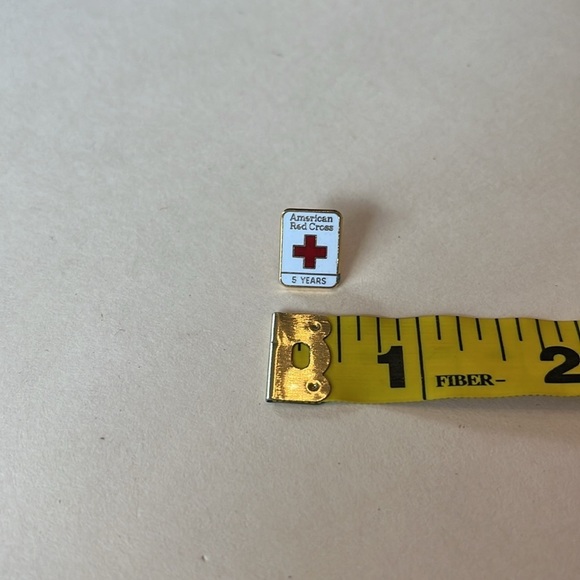 Vintage 24K Gold Plated American Red Cross Fifteen Years Lapel Pin - Picture 6 of 6